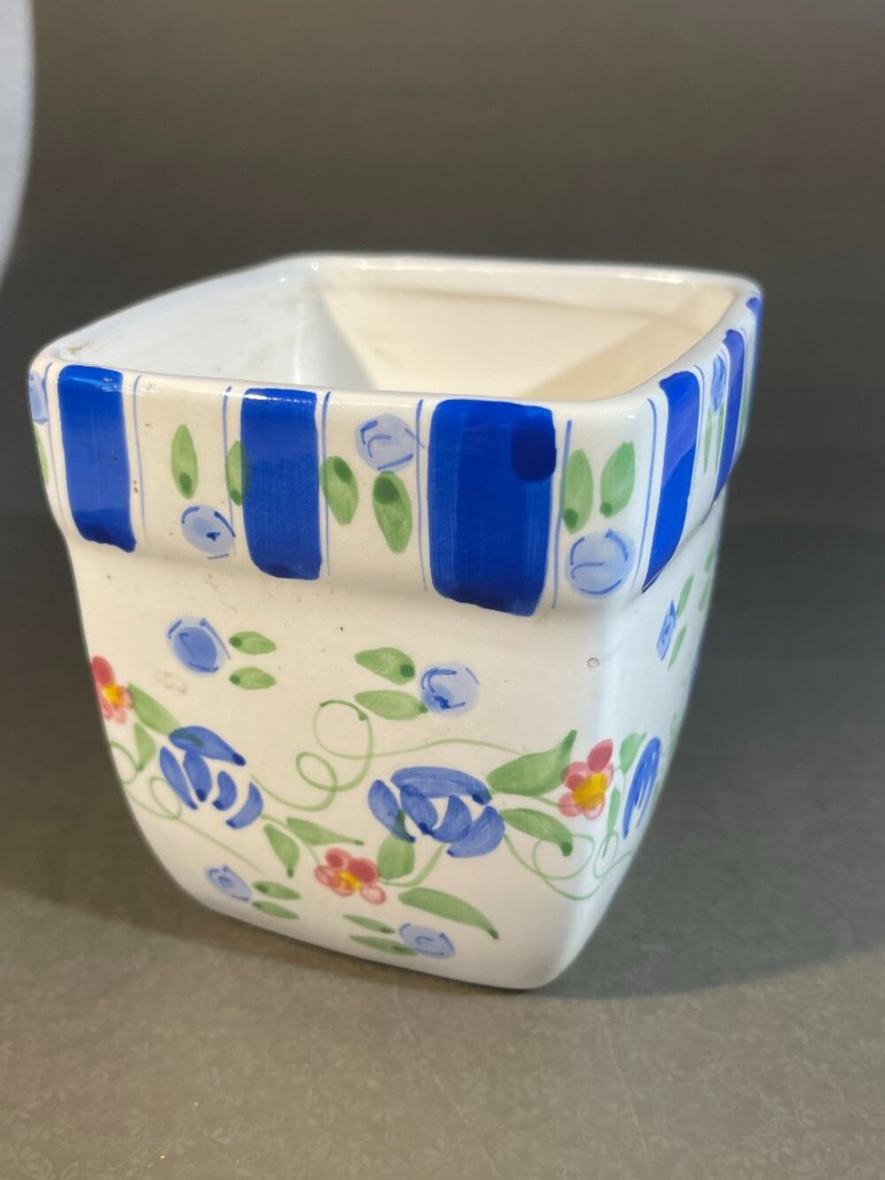 Hand painted Ceramic Planter 4 x 3.5 (655)